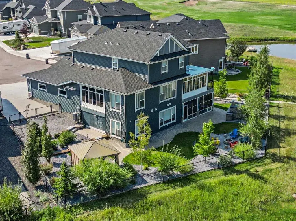 244 Boulder Creek Crescent SE