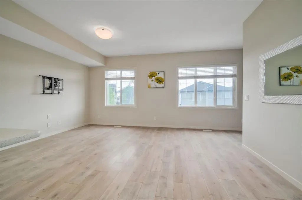 607 Nolanlake Villas NW