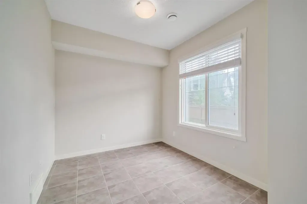 607 Nolanlake Villas NW