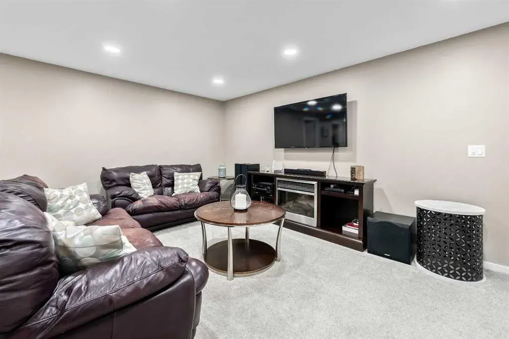 109 McDougall Place NW