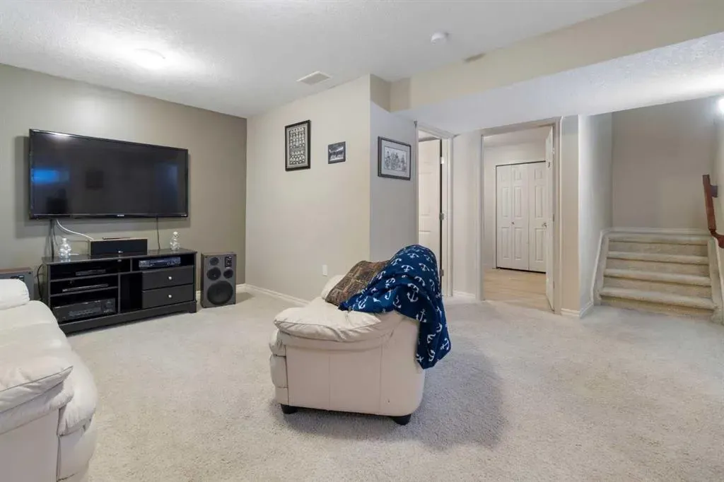 46 Westmount Circle