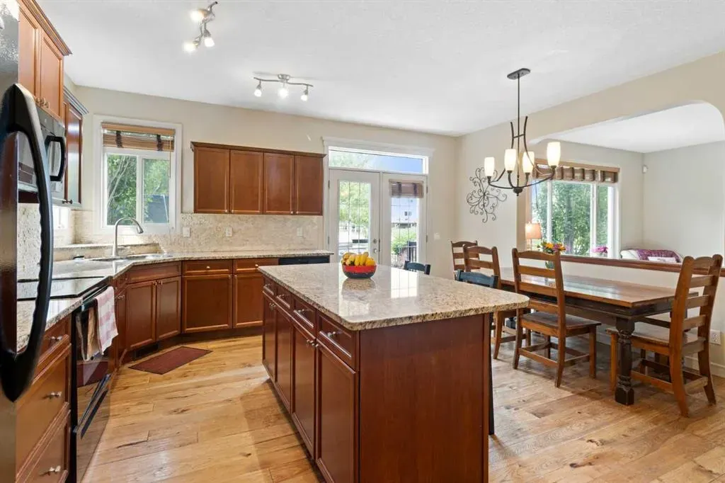 46 Westmount Circle