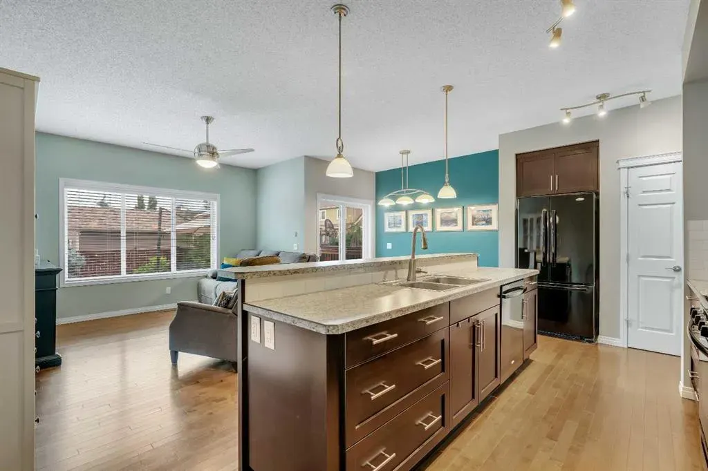 13 Mahogany View SE