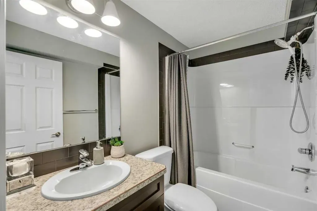 13 Mahogany View SE