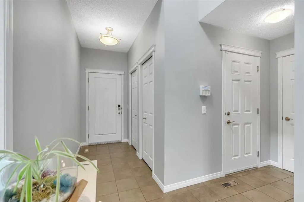 13 Mahogany View SE
