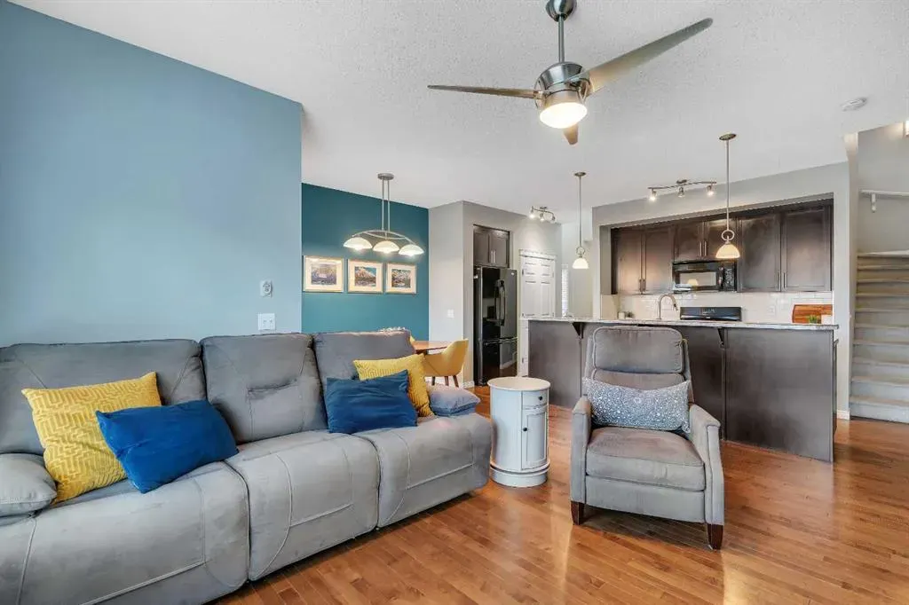 13 Mahogany View SE