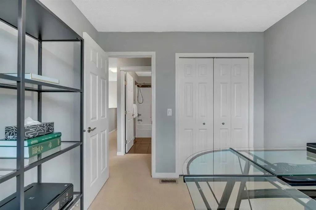13 Mahogany View SE