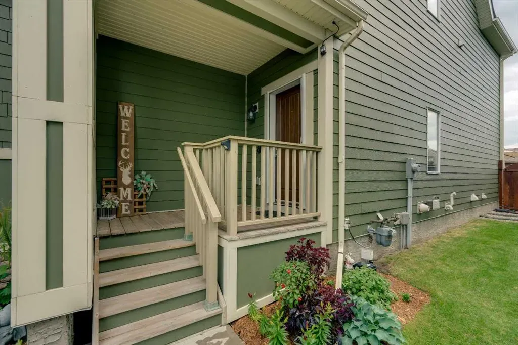 13 Mahogany View SE
