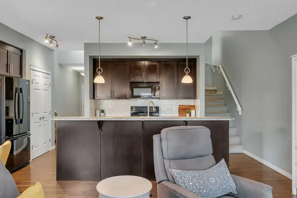 13 Mahogany View SE