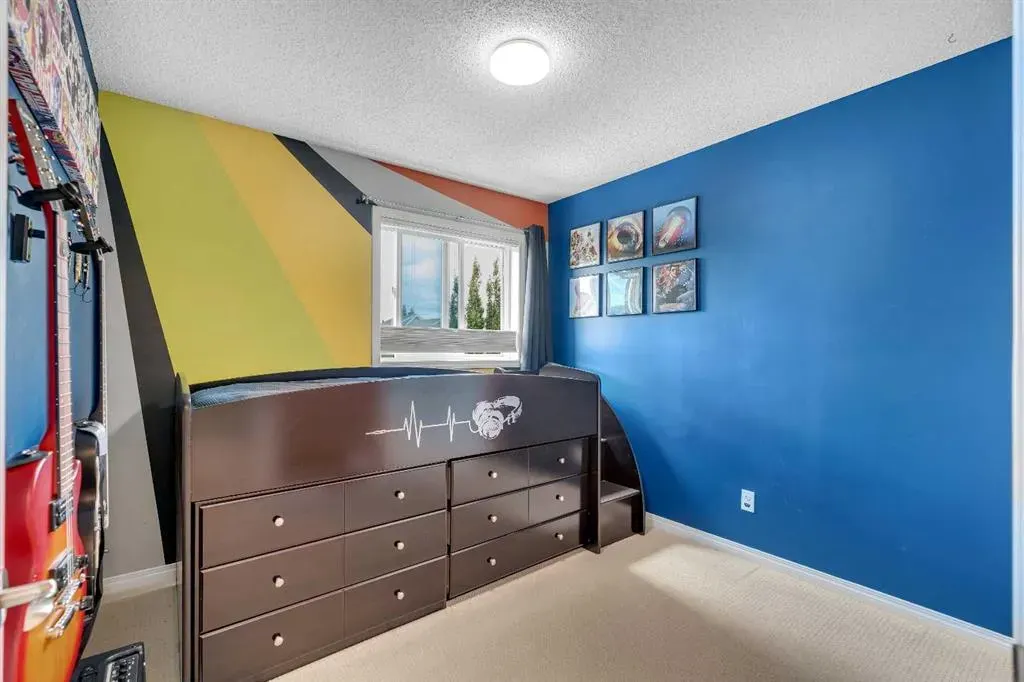 13 Mahogany View SE