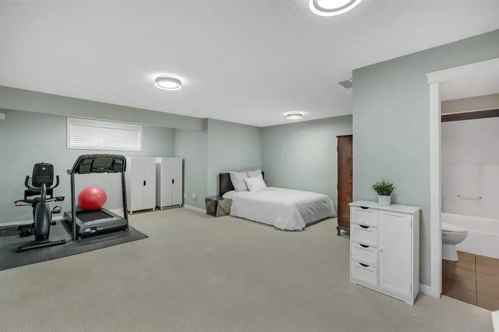 13 Mahogany View SE