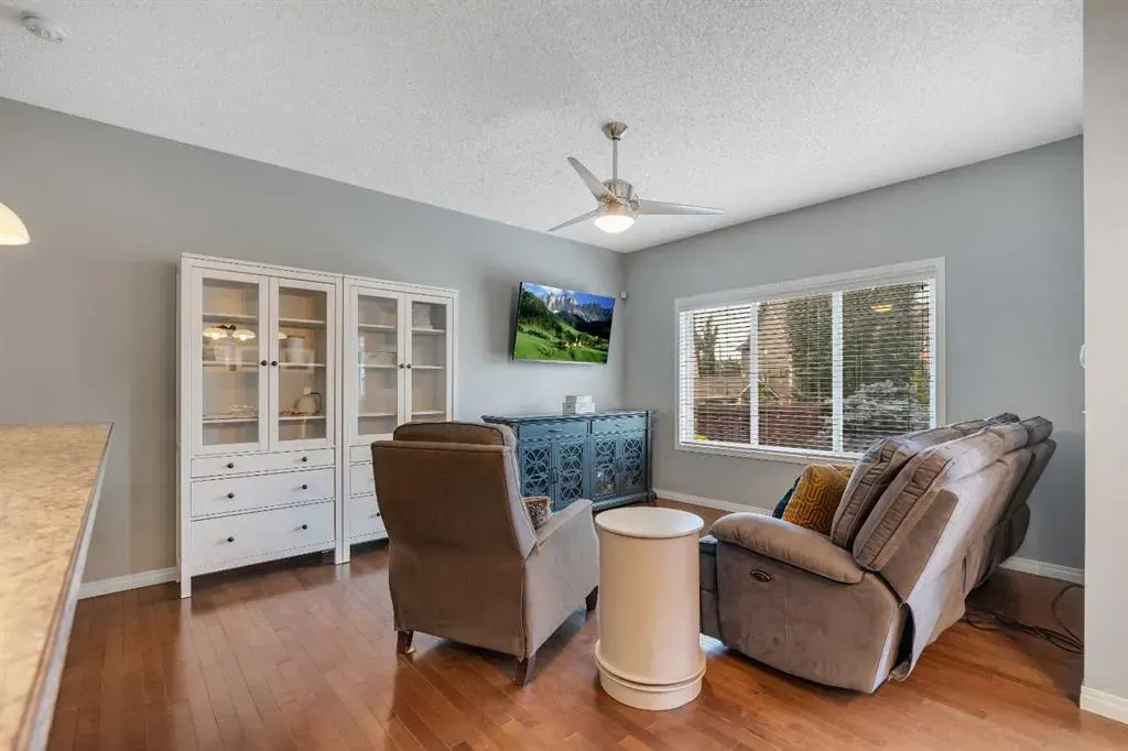 13 Mahogany View SE