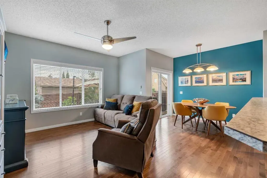 13 Mahogany View SE