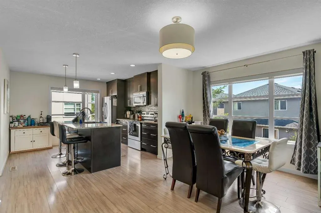 1111 Evansridge Park NW