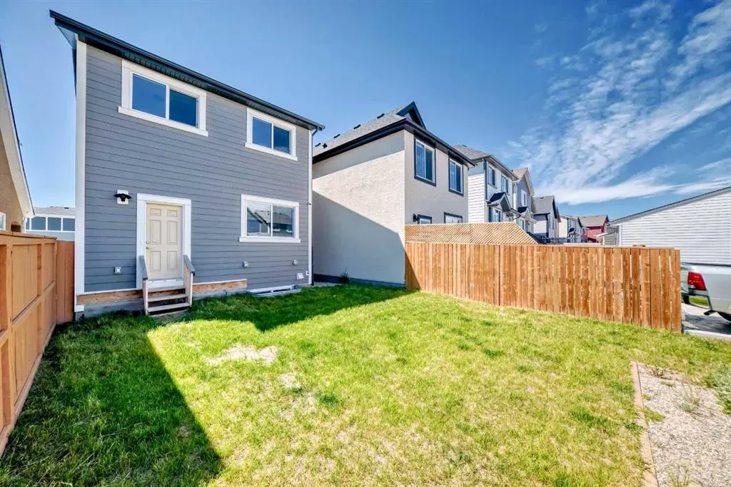 80 Magnolia Way SE