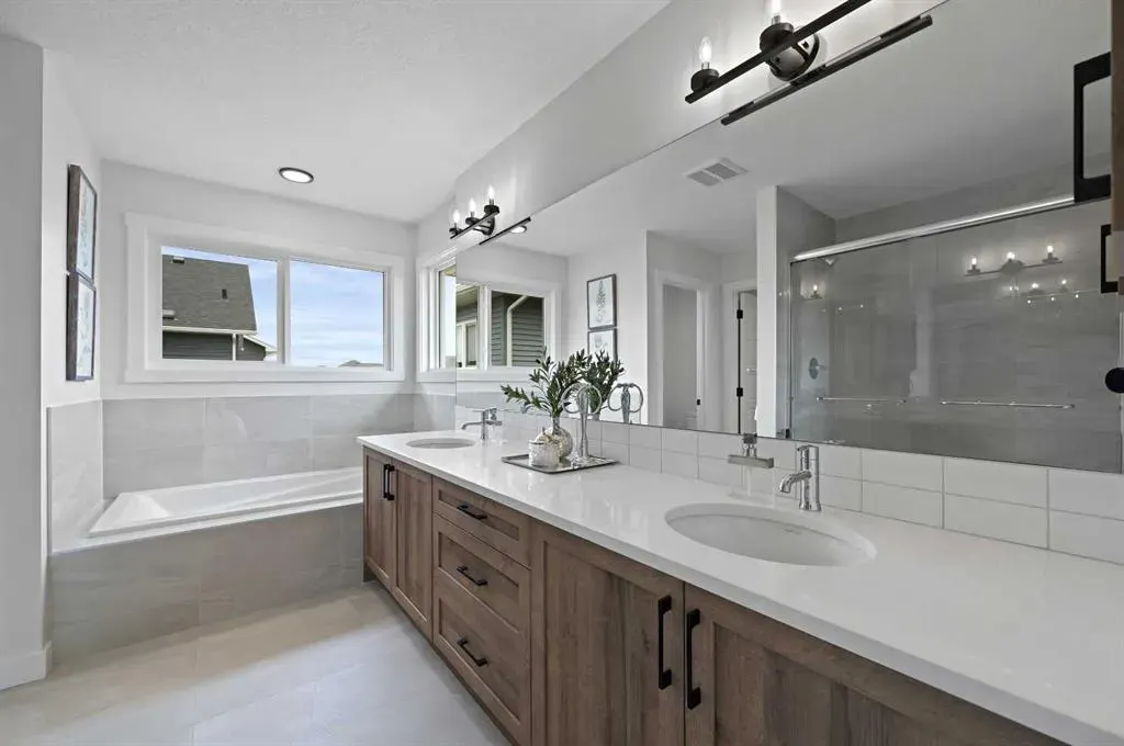 564 Baywater Manor SW