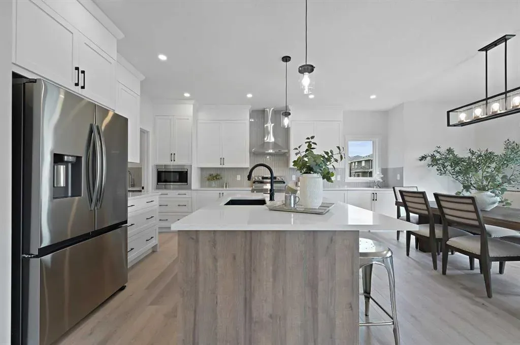 564 Baywater Manor SW
