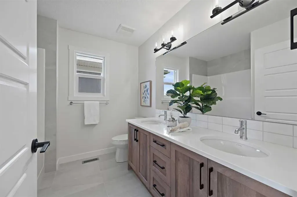 564 Baywater Manor SW