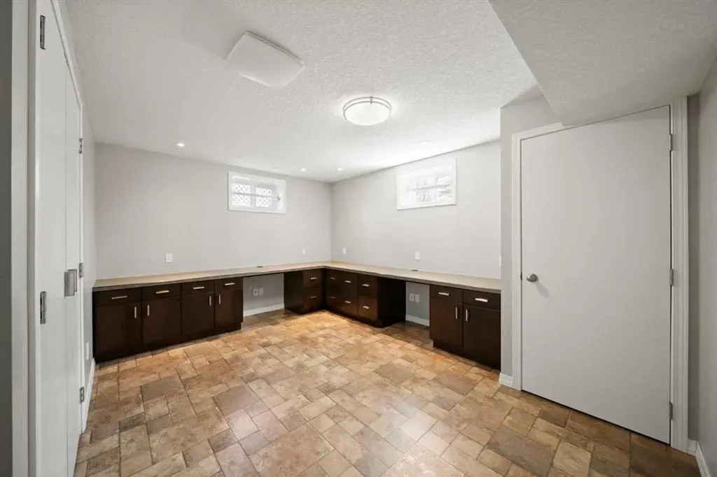 159 Malibou Road SW