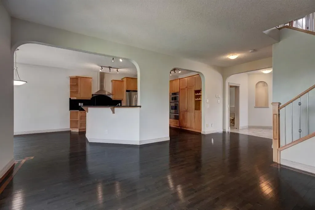 230 Westmount Crescent