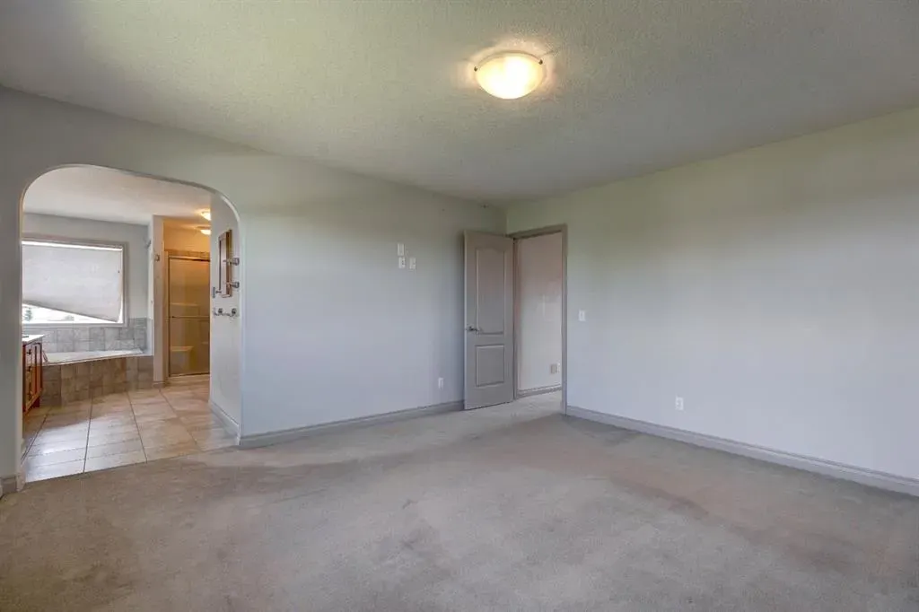 230 Westmount Crescent