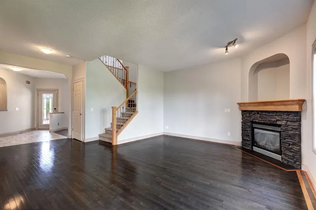 230 Westmount Crescent