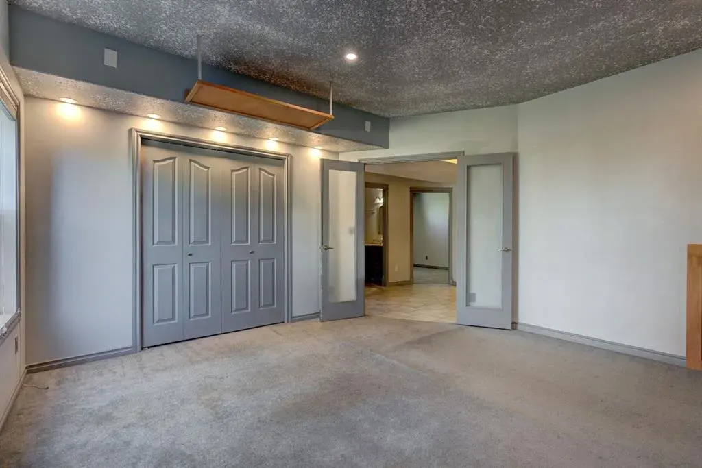 230 Westmount Crescent