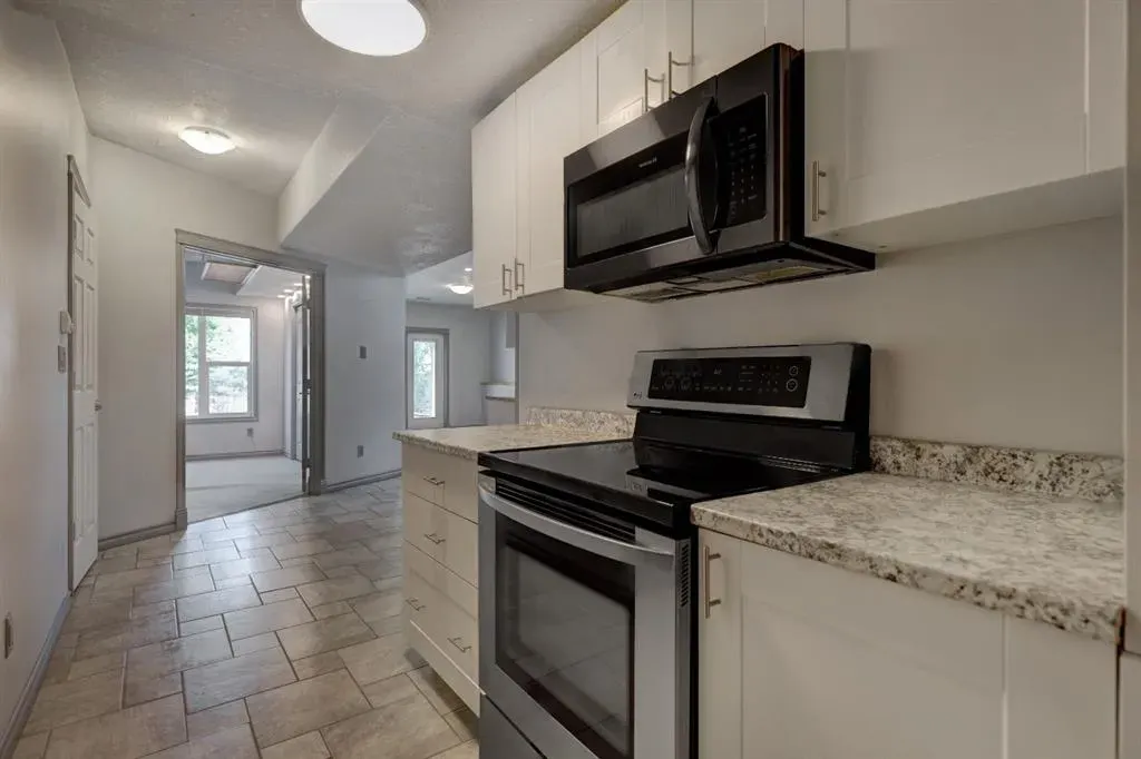 230 Westmount Crescent