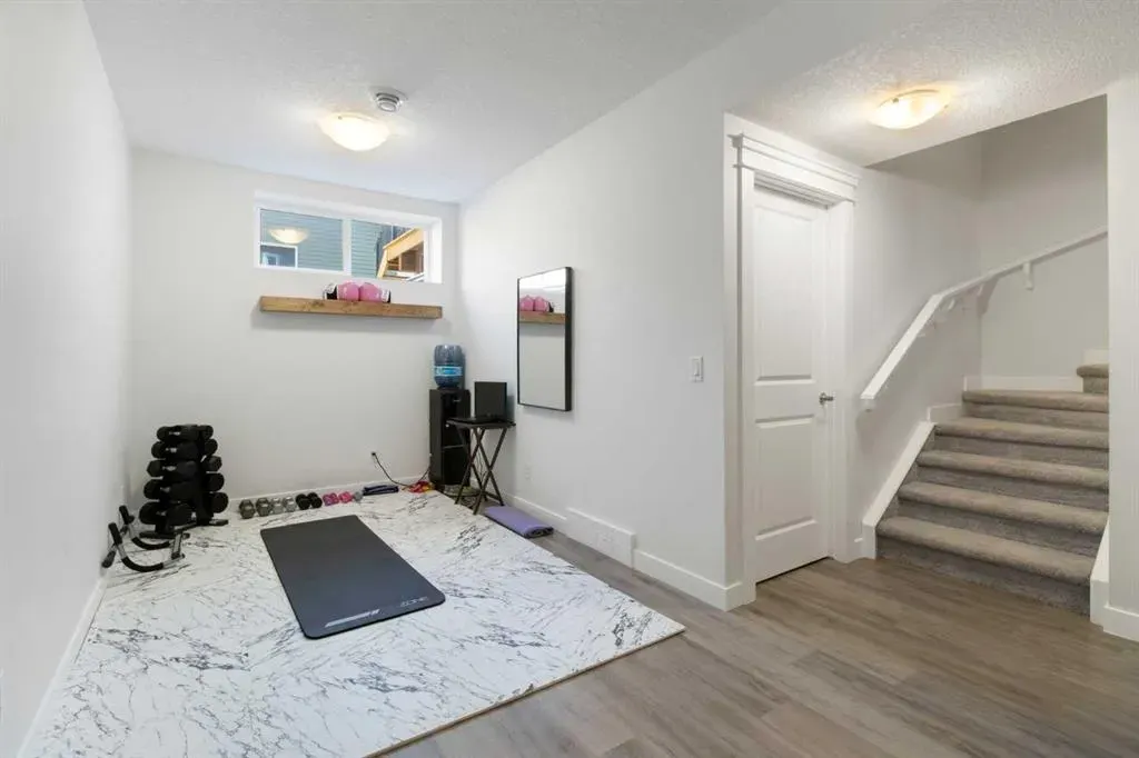 112 Fireside Crescent