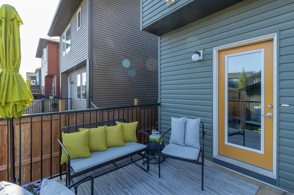112 Fireside Crescent