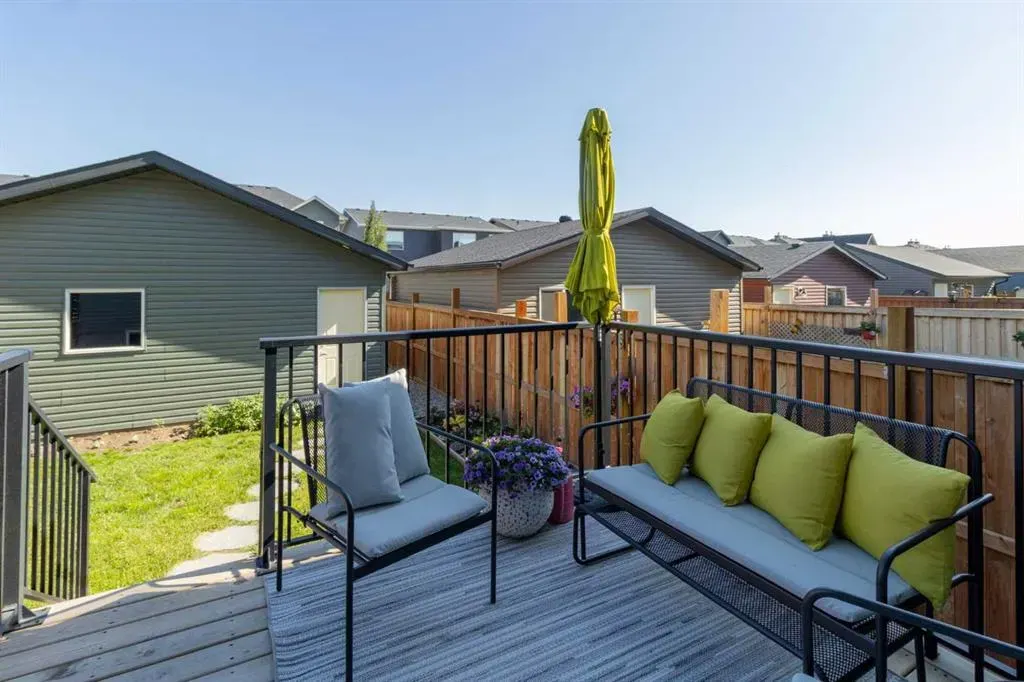 112 Fireside Crescent