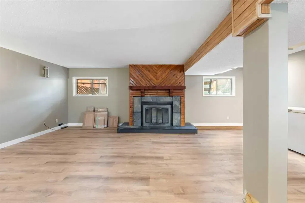 55 Strathcona Close