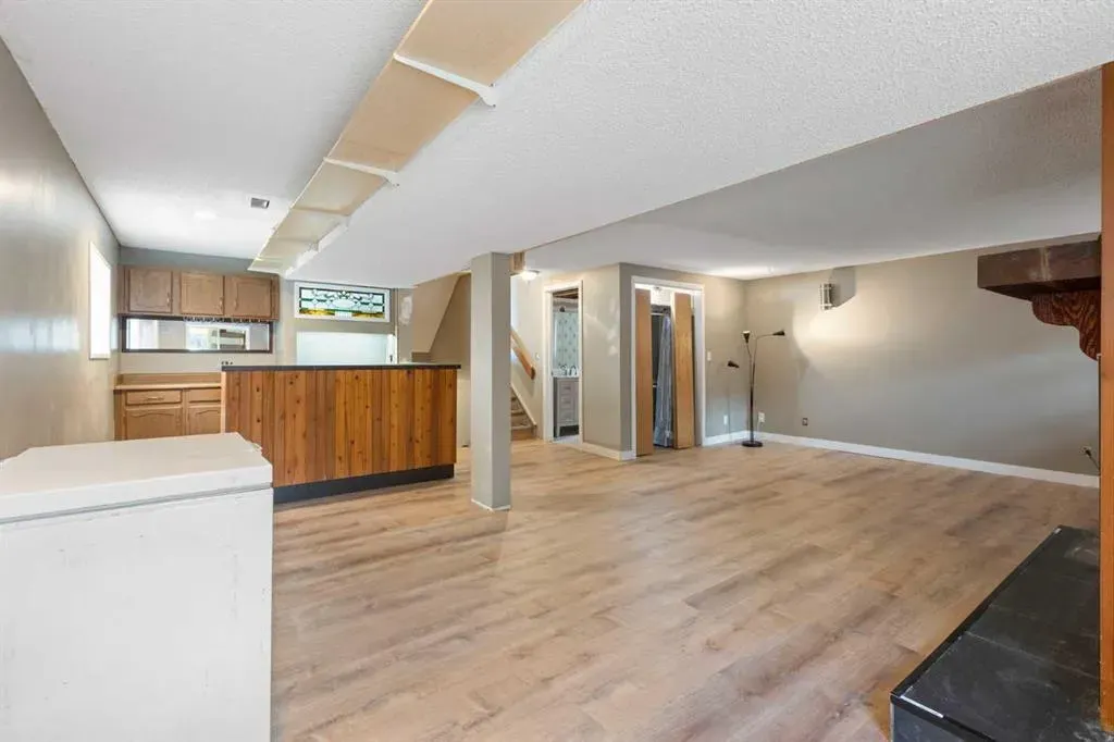 55 Strathcona Close