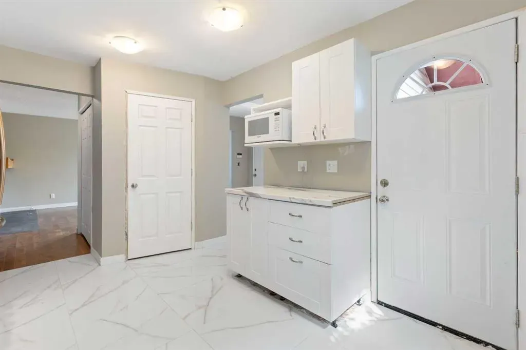 55 Strathcona Close