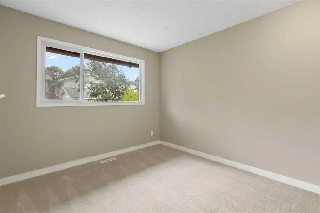 55 Strathcona Close