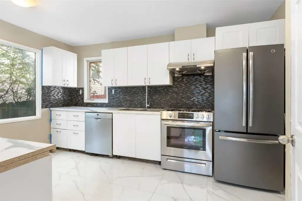 55 Strathcona Close