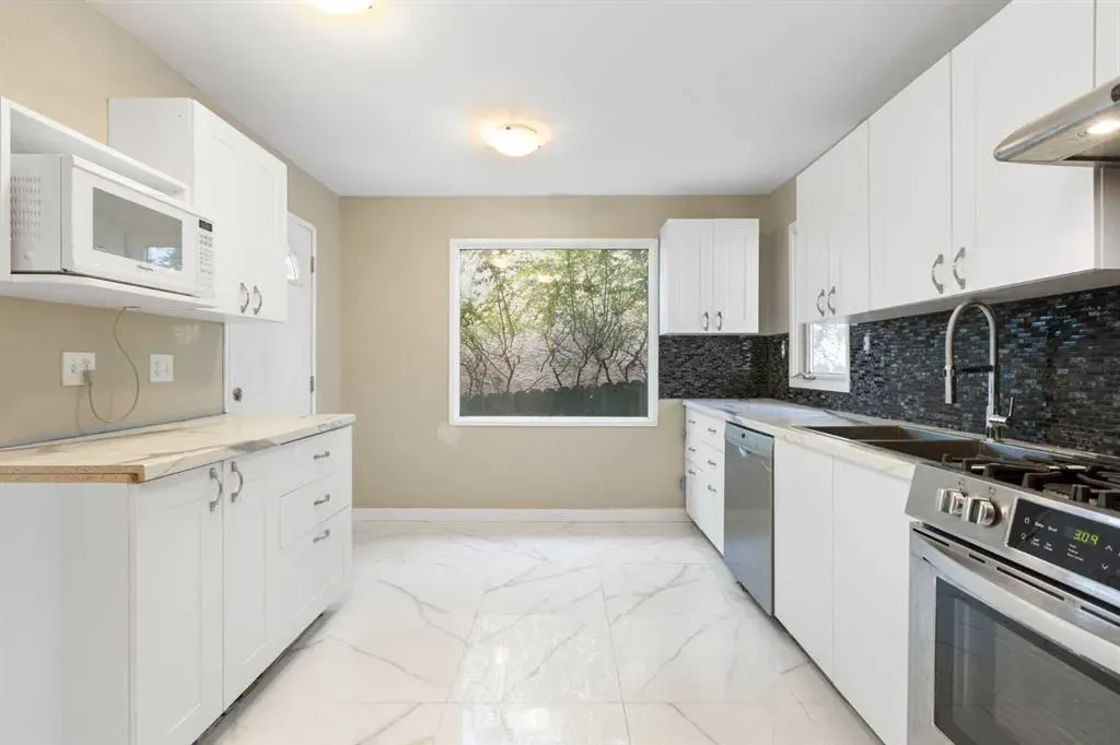 55 Strathcona Close