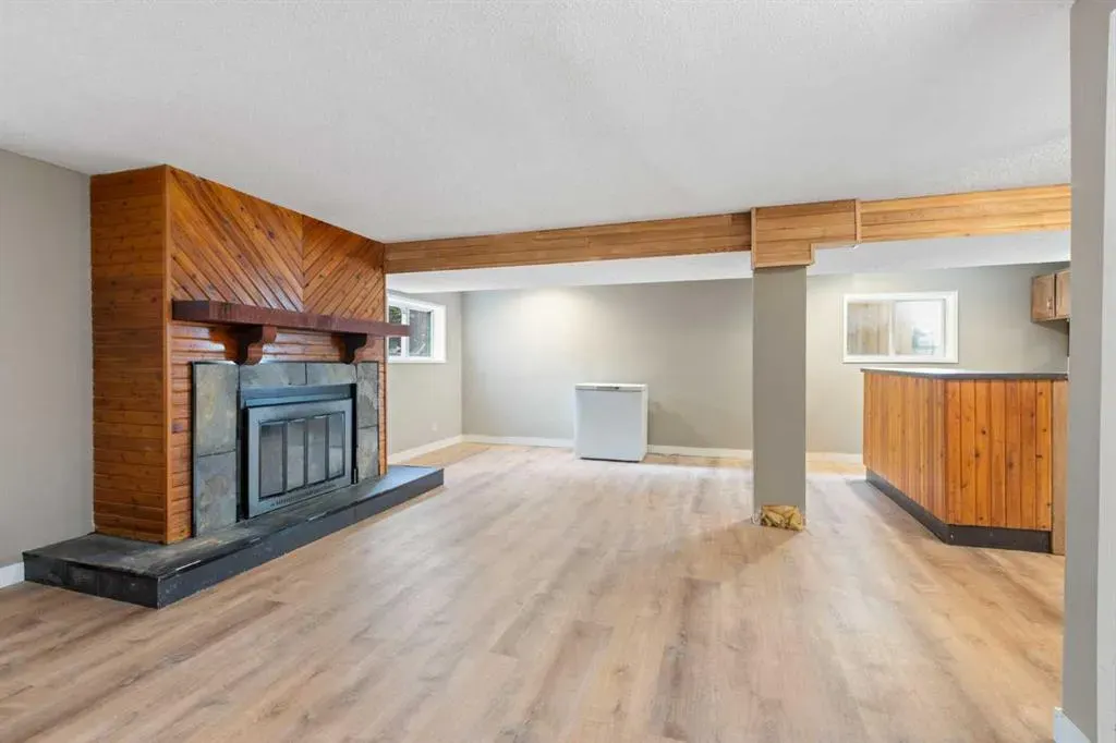 55 Strathcona Close