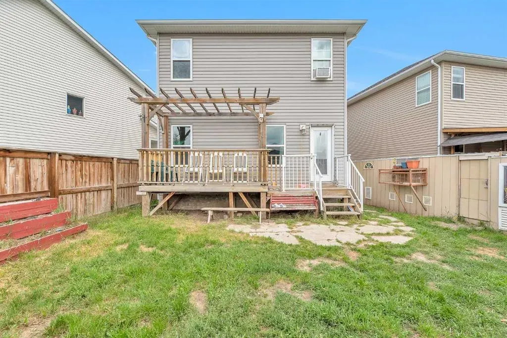 39 Sunrise Crescent NE