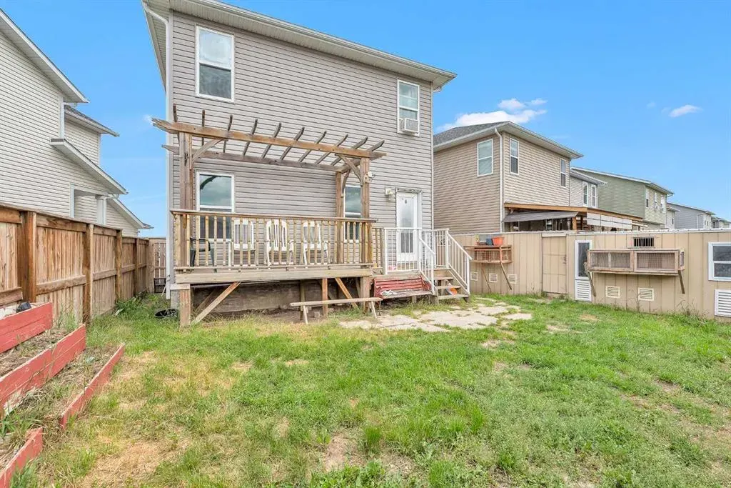 39 Sunrise Crescent NE