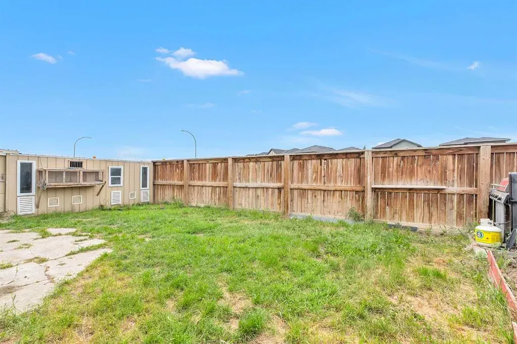 39 Sunrise Crescent NE