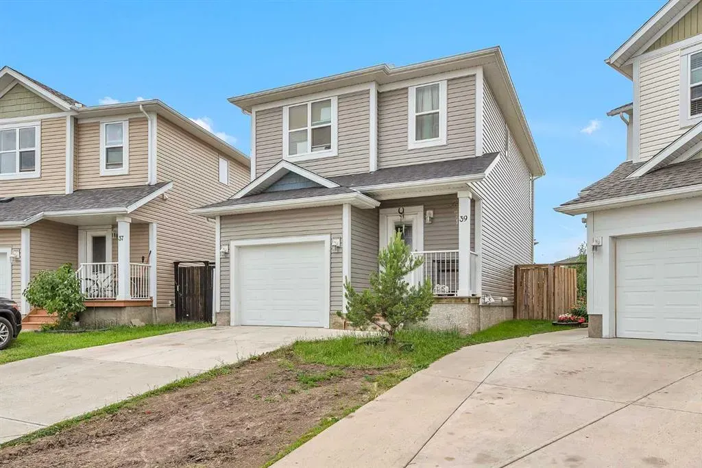39 Sunrise Crescent NE