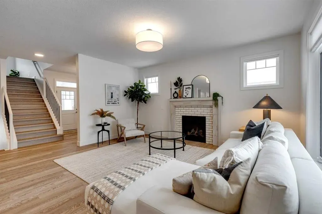 483 Rivercrest View