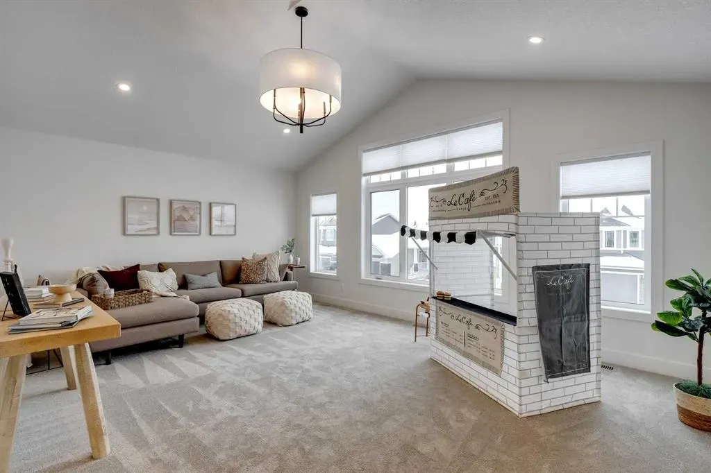 483 Rivercrest View