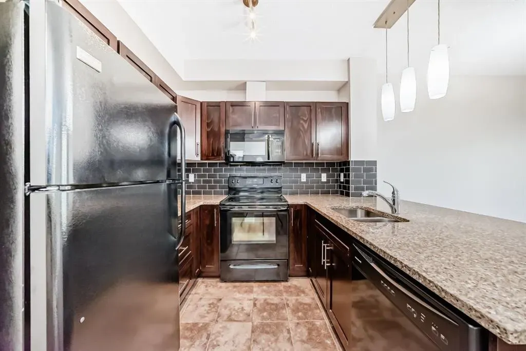 207 Sunset Drive, #327