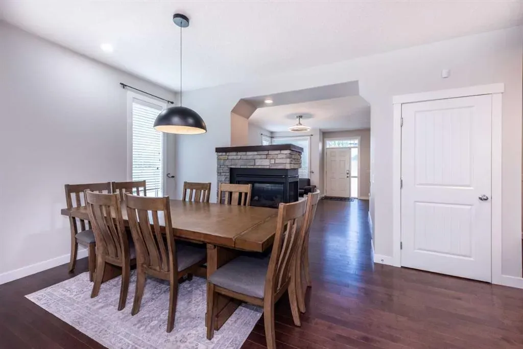 35 Aspen Stone Way SW