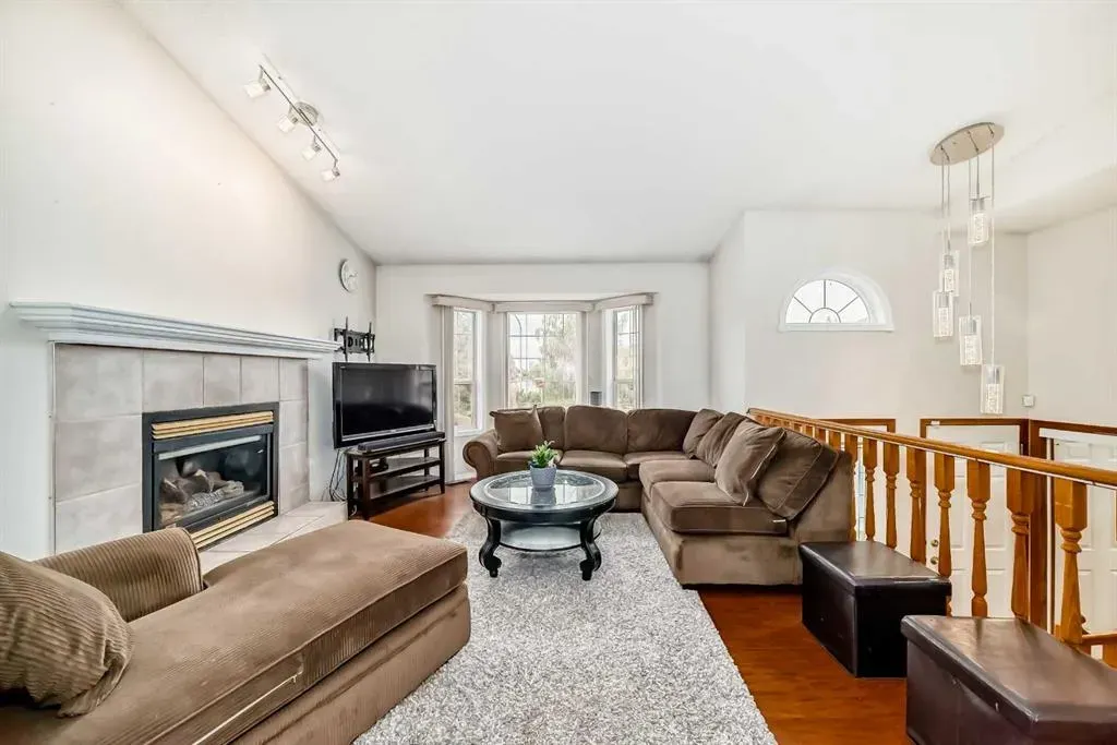 401 Strathford Bay