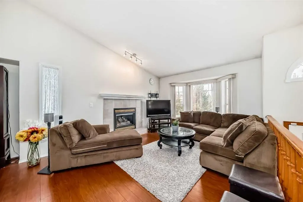401 Strathford Bay