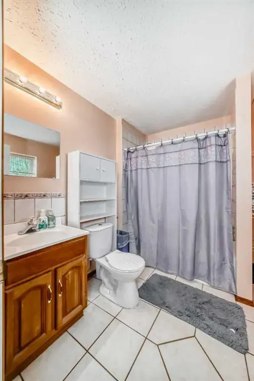 401 Strathford Bay