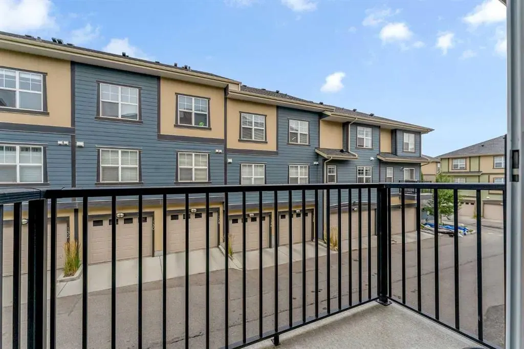 131 Evanscrest Gardens NW